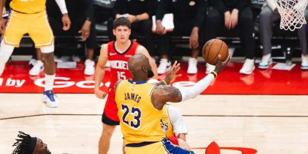 开云体育APP-SLAM晒詹姆斯赛场照：与篮球造物主达成了交易